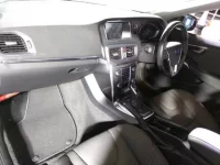 Volvo V40 лот № 10 оценка 4.5  с аукциона в Японии 2