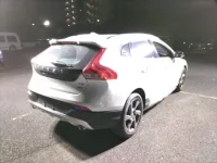 Volvo V40 лот № 10 оценка 4.5  с аукциона в Японии 1
