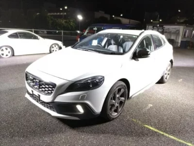 Volvo V40  с аукциона в Японии