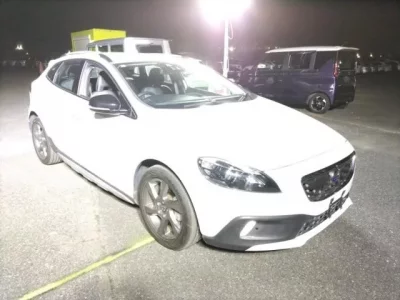 Volvo V40  с аукциона в Японии