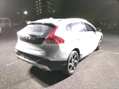 Volvo V40  с аукциона в Японии