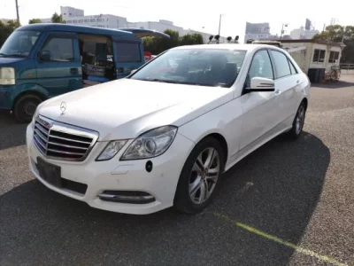 Mercedes-Benz E CLASS  с аукциона в Японии