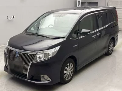 Toyota ESQUIRE  с аукциона в Японии