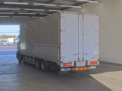 Nissan QUON  с аукциона в Японии