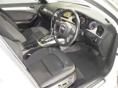 Audi A4  с аукциона в Японии