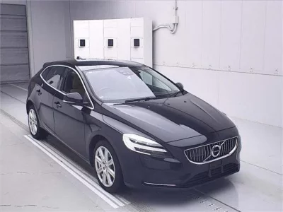 Volvo V40  с аукциона в Японии