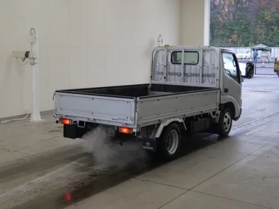 Toyota DYNA  с аукциона в Японии