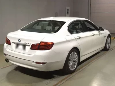 BMW 5-Series  с аукциона в Японии