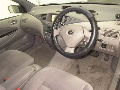 Toyota PRIUS  с аукциона в Японии