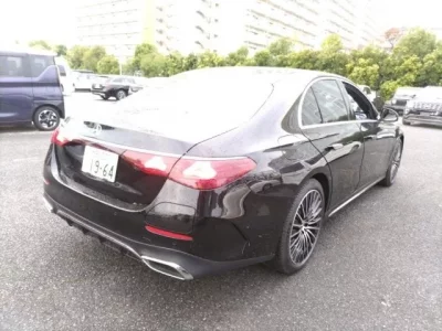 Mercedes-Benz E CLASS  с аукциона в Японии