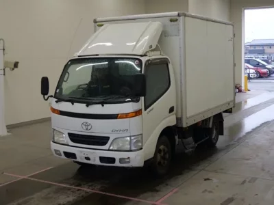 Toyota DYNA  с аукциона в Японии