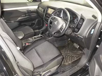 Mitsubishi OUTLANDER  с аукциона в Японии