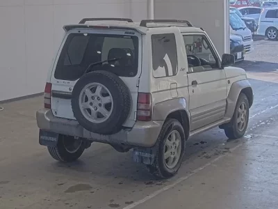 Mitsubishi PAJERO JR