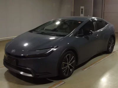 Toyota PRIUS  с аукциона в Японии