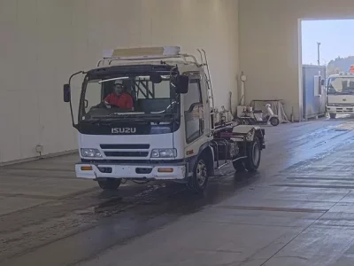 Isuzu FORWARD  с аукциона в Японии