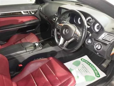 Mercedes-Benz E CLASS  с аукциона в Японии