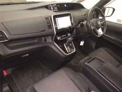 Nissan SERENA  с аукциона в Японии