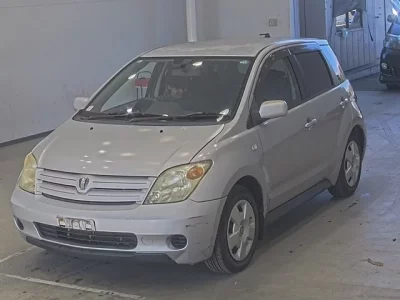 Toyota IST  с аукциона в Японии