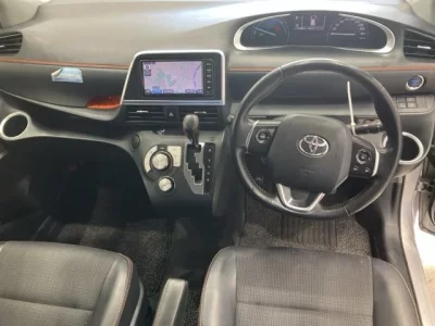 Toyota SIENTA  с аукциона в Японии