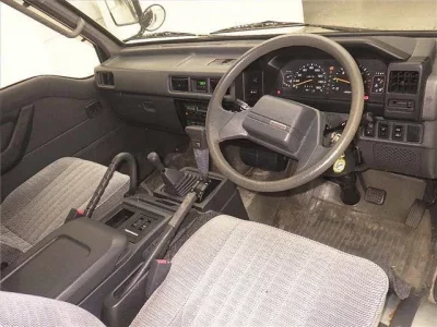 Mitsubishi DELICA WAGON