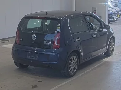 Volkswagen UP  с аукциона в Японии