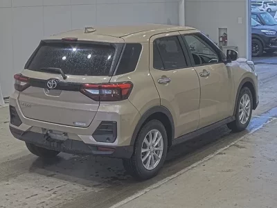 Toyota RAIZE  с аукциона в Японии