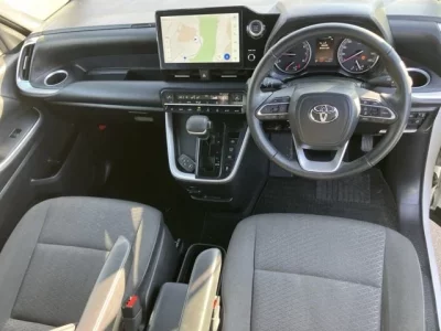 Toyota VOXY  с аукциона в Японии