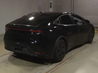 Toyota PRIUS  с аукциона в Японии