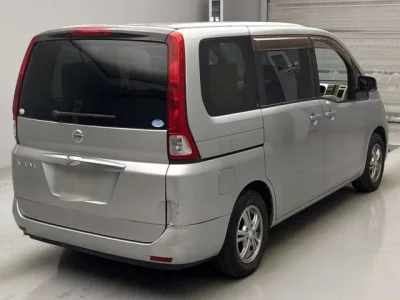 Nissan SERENA  с аукциона в Японии