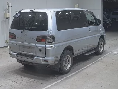 Mitsubishi DELICA