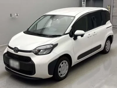 Toyota SIENTA  с аукциона в Японии