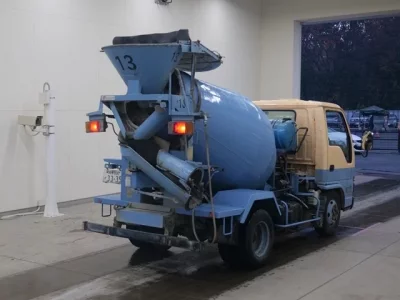 Isuzu ELF  с аукциона в Японии