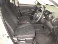 Toyota YARIS CROSS лот № 8557 оценка 4.5  с аукциона в Японии 4