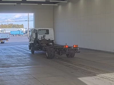 Isuzu FORWARD  с аукциона в Японии