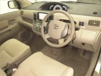 Toyota RAUM лот № 70220 оценка R  с аукциона в Японии 2