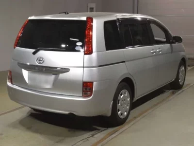 Toyota ISIS  с аукциона в Японии