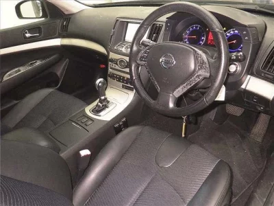 Nissan SKYLINE  с аукциона в Японии