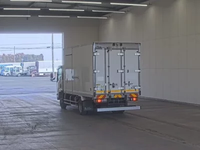 Isuzu ELF  с аукциона в Японии