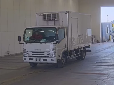 Isuzu ELF  с аукциона в Японии