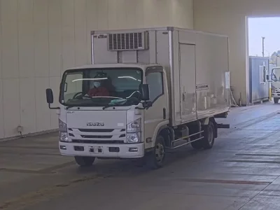 Isuzu ELF  с аукциона в Японии