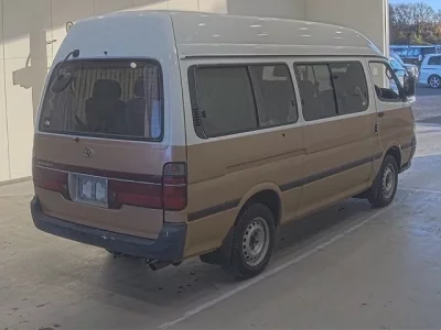 Toyota HIACE  с аукциона в Японии