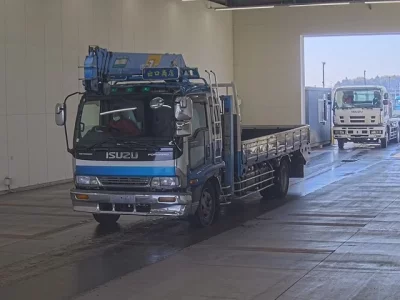 Isuzu FORWARD  с аукциона в Японии
