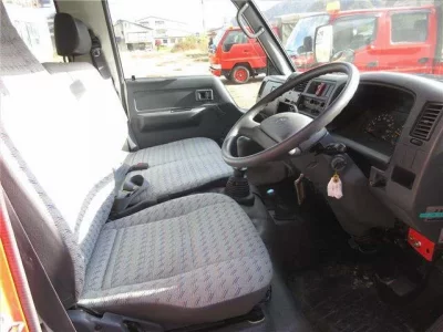 Toyota DYNA  с аукциона в Японии