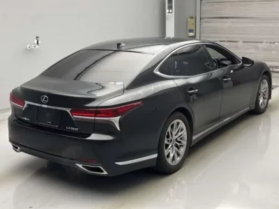 Lexus LS  с аукциона в Японии