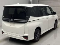 Toyota VOXY лот № 12298 оценка 5  с аукциона в Японии 1