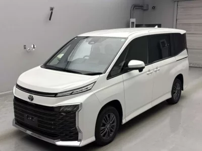 Toyota VOXY  с аукциона в Японии