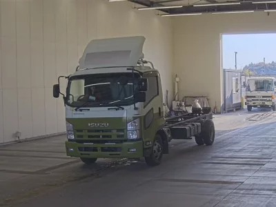 Isuzu FORWARD  с аукциона в Японии