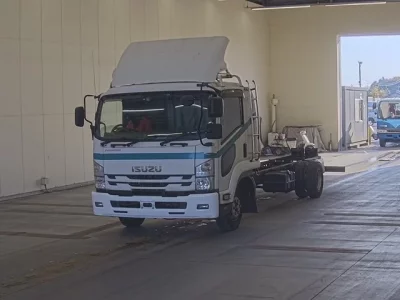 Isuzu FORWARD  с аукциона в Японии