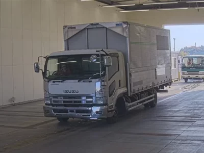 Isuzu FORWARD  с аукциона в Японии