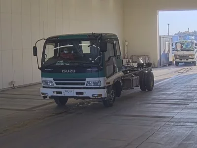 Isuzu FORWARD  с аукциона в Японии